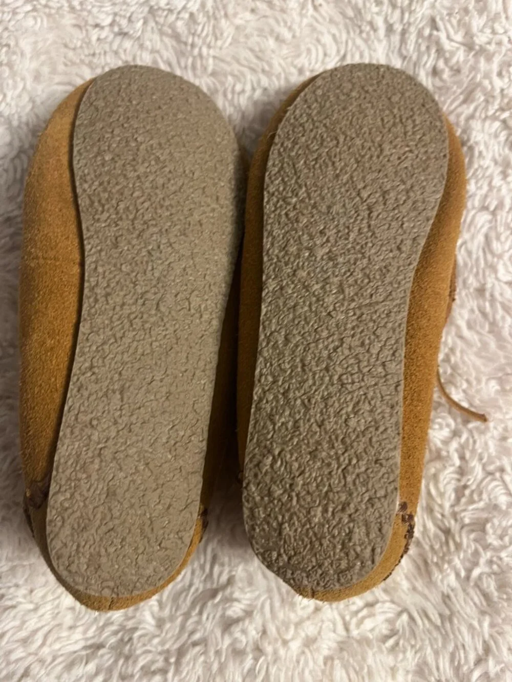 Childrens Minnetonka leather moccasin slippers